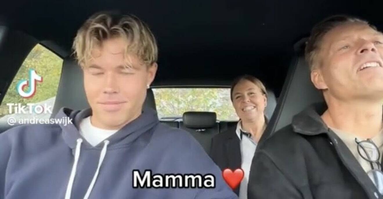 Andreas Wijk med sina föräldrar i en bil där de lyssnar på hans låt If I was Gay.