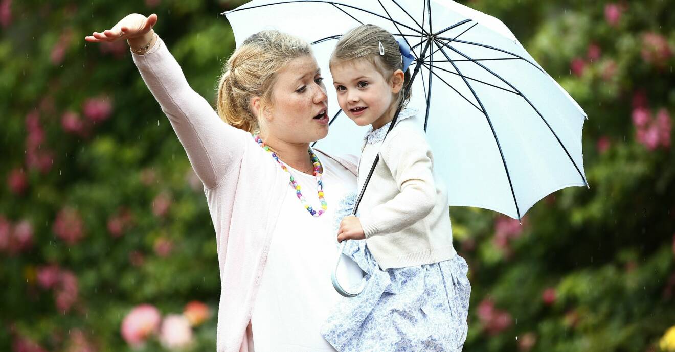 Prinsessan Estelle med nannyn Katie
