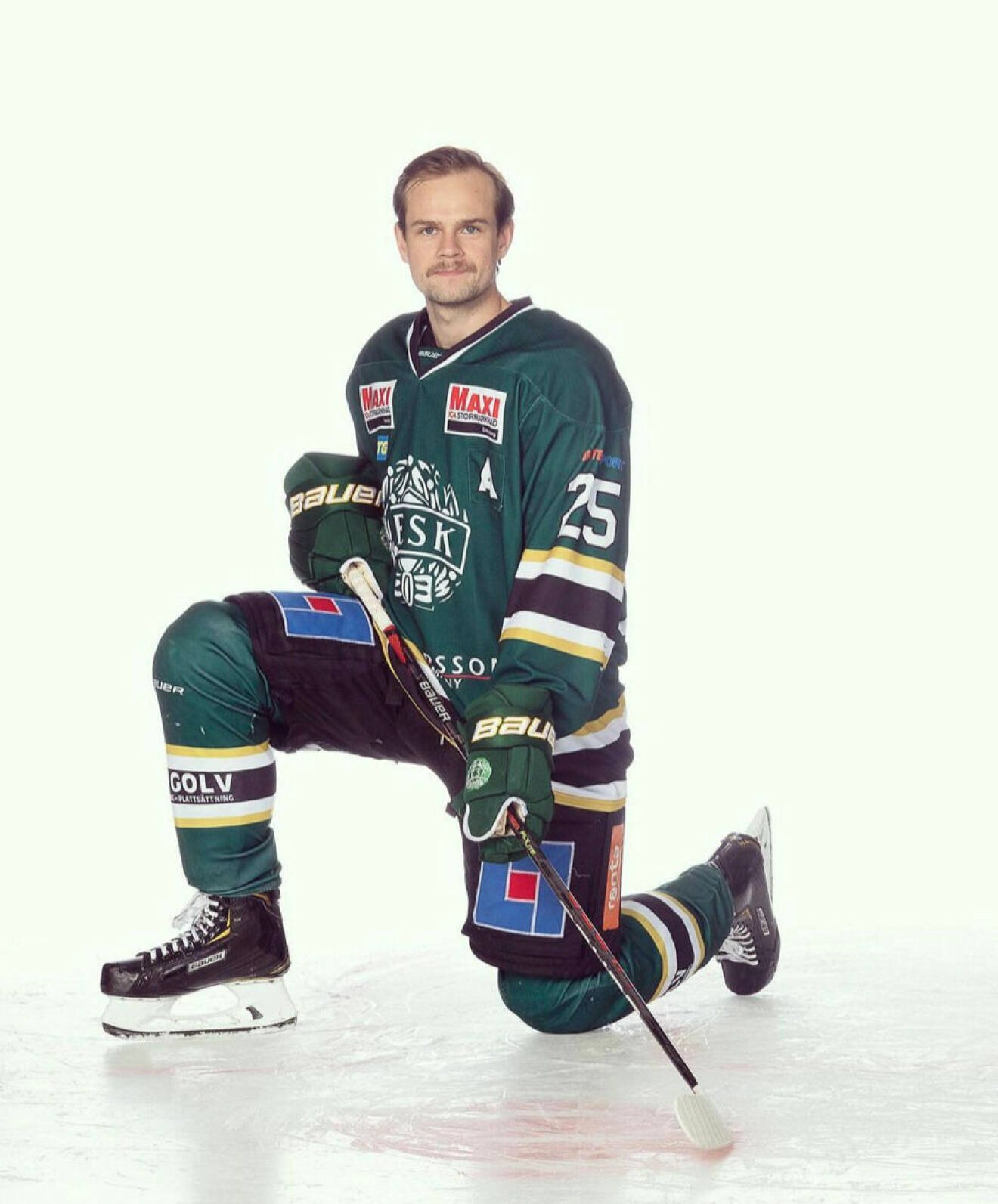 Adam Lidström på isen.