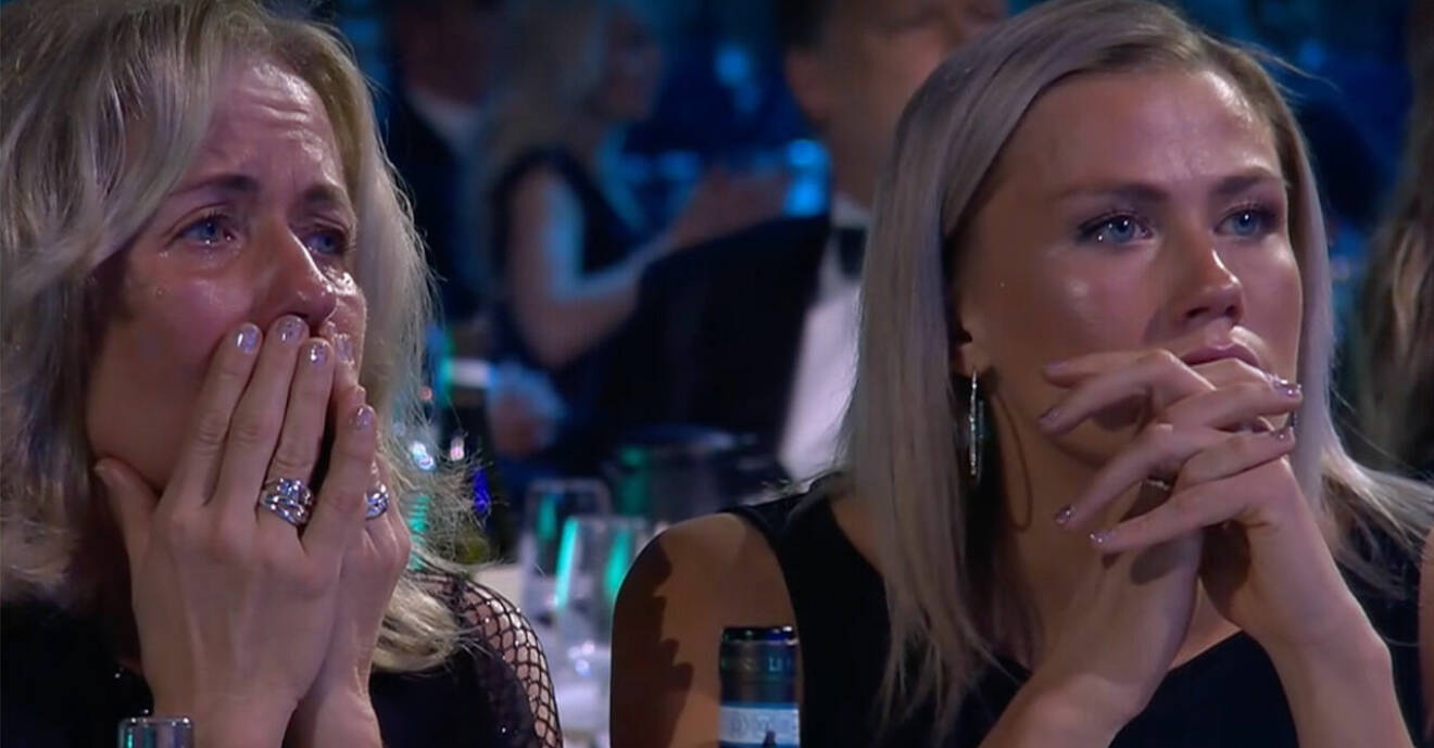 Bianca Salming och Katarina Pettersson i tårar efter hyllningen till Börje Salming på Idrottsgalan 2023.