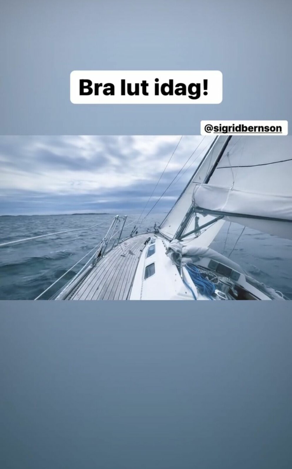 Bild från Robin Bengtssons seglingssemester med flickvännen Sigrid Bernson och sonen.