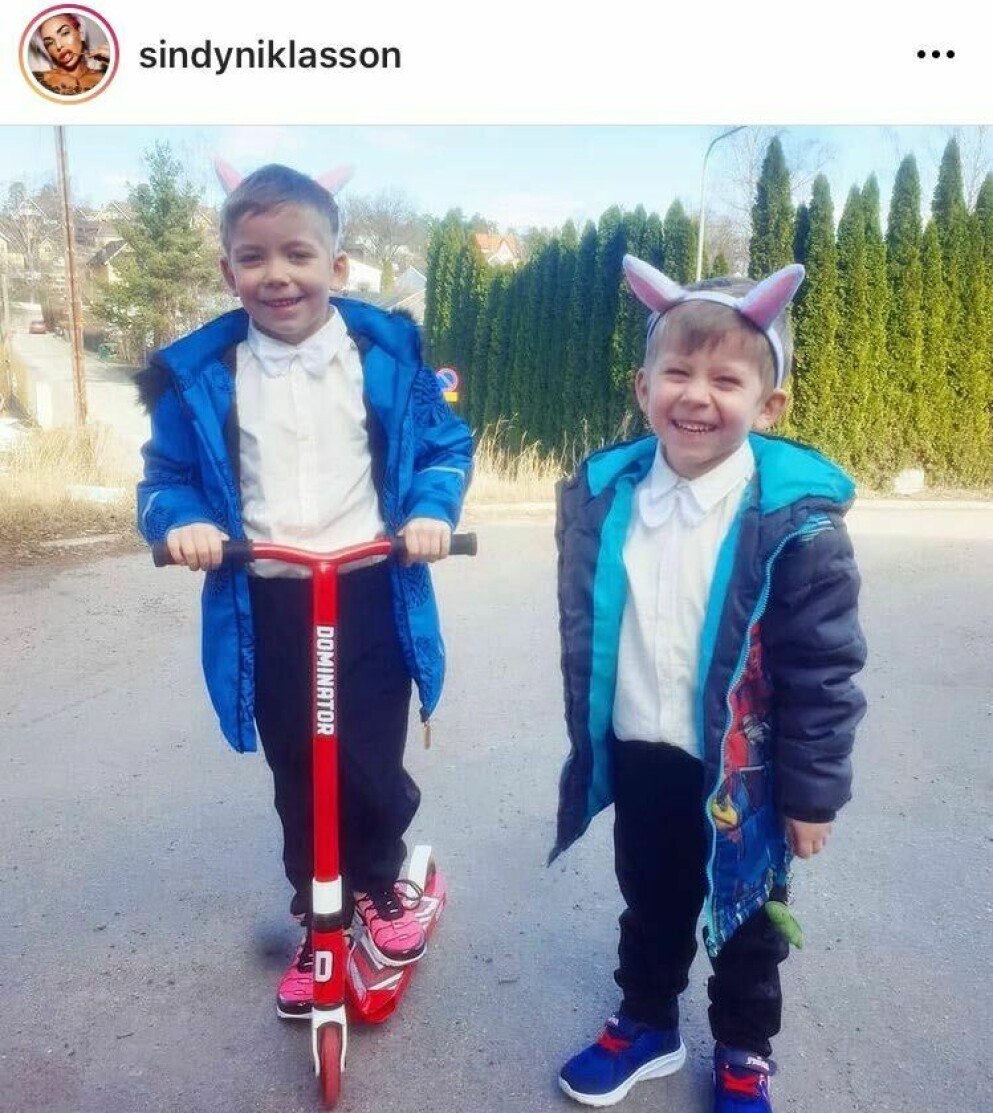 Sindys två söner, Ozzy till vänster med lillebror Luna till höger. Sindys söner