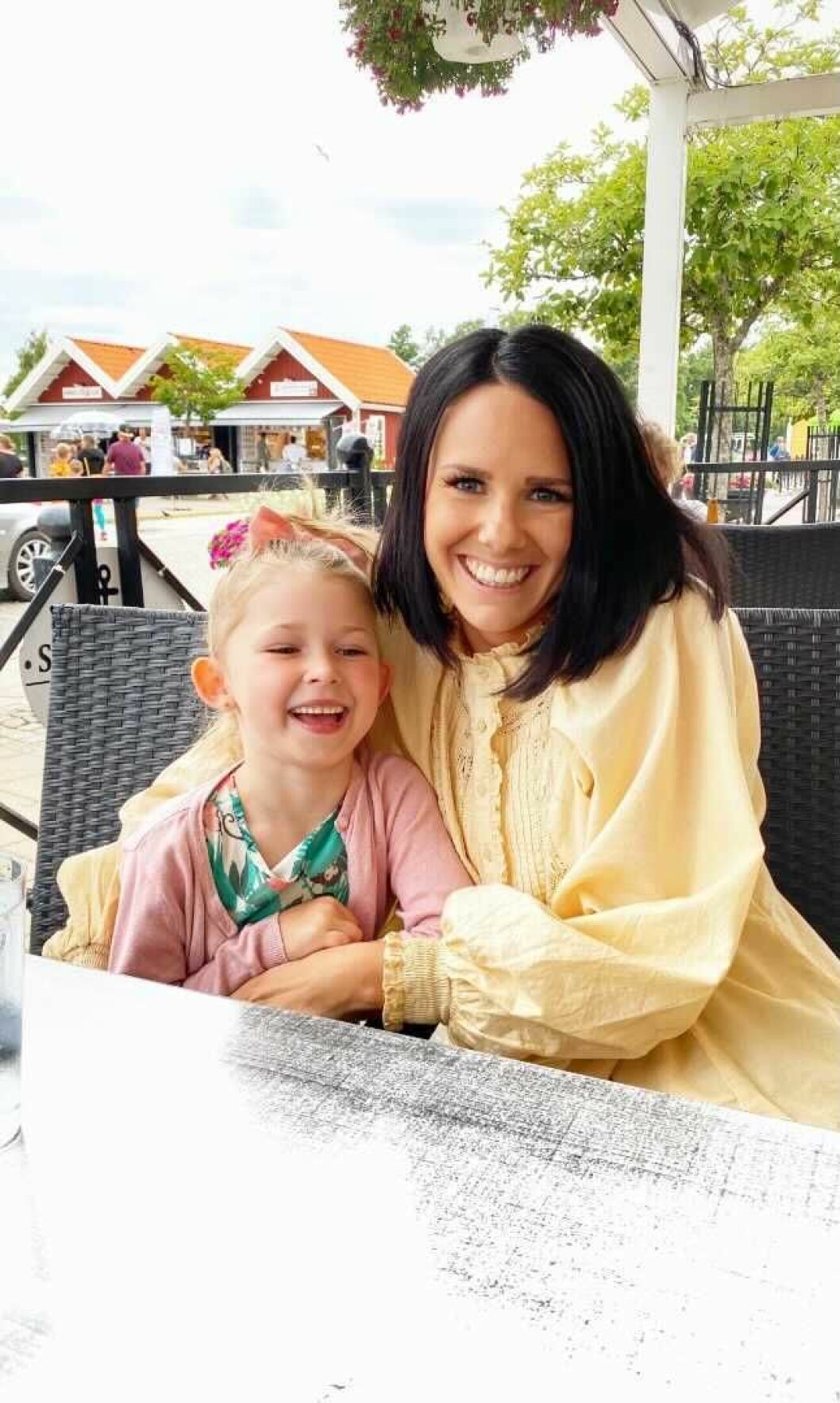 Tuva, 6, och mamma Jenny, 28.