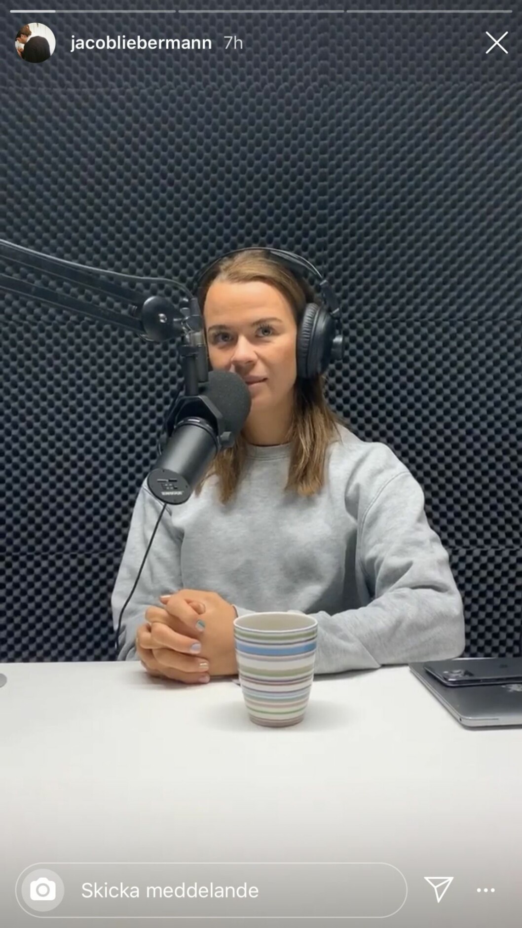 Margaux Dietz redo för att gästa i Jacob Liebermanns podcast. Foto: Instagram Margaux Dietz i poddstudion