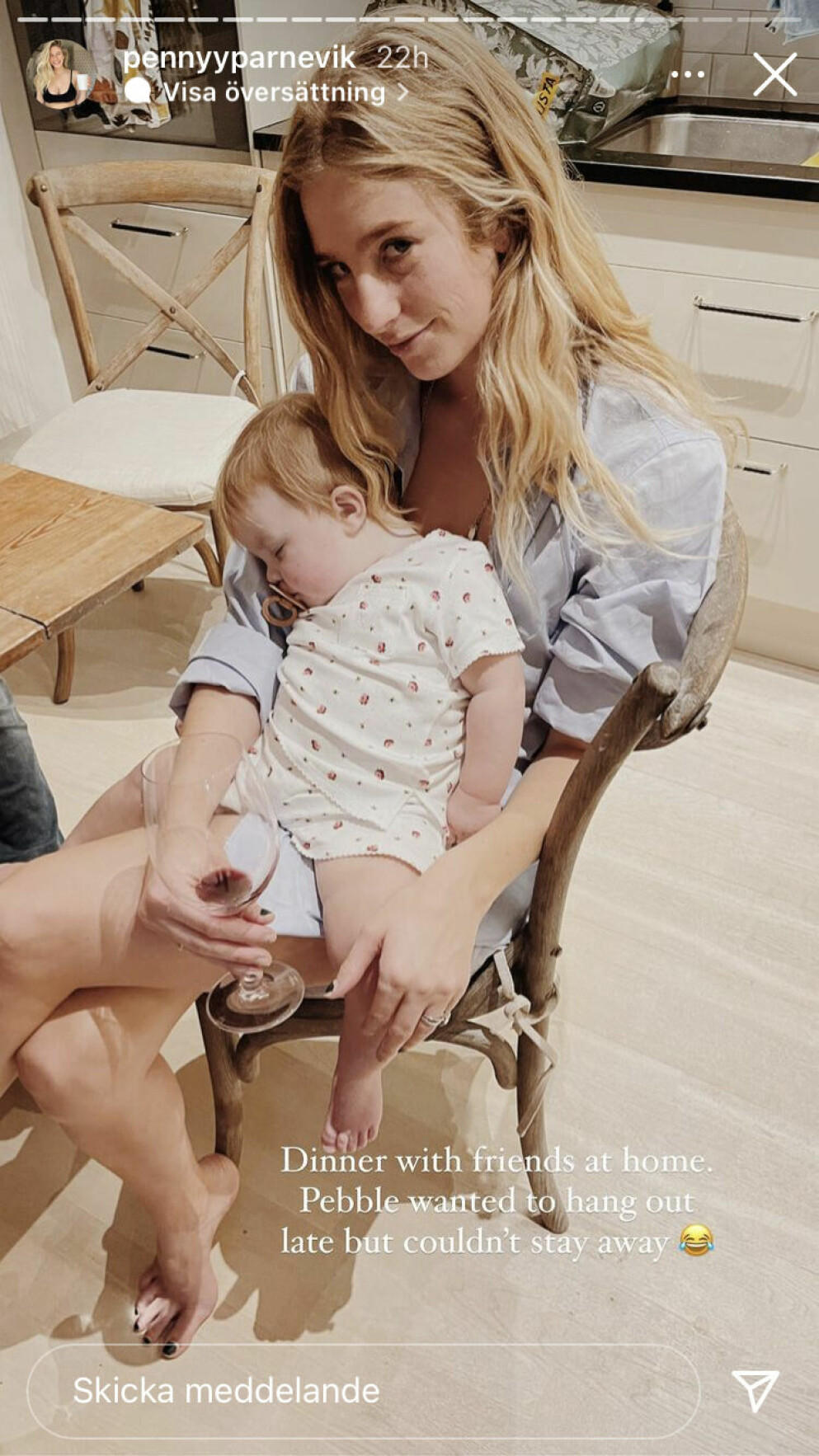 Penny med sin dotter Pebble som hon födde tidigare i år. Penny med dottern Pebble.