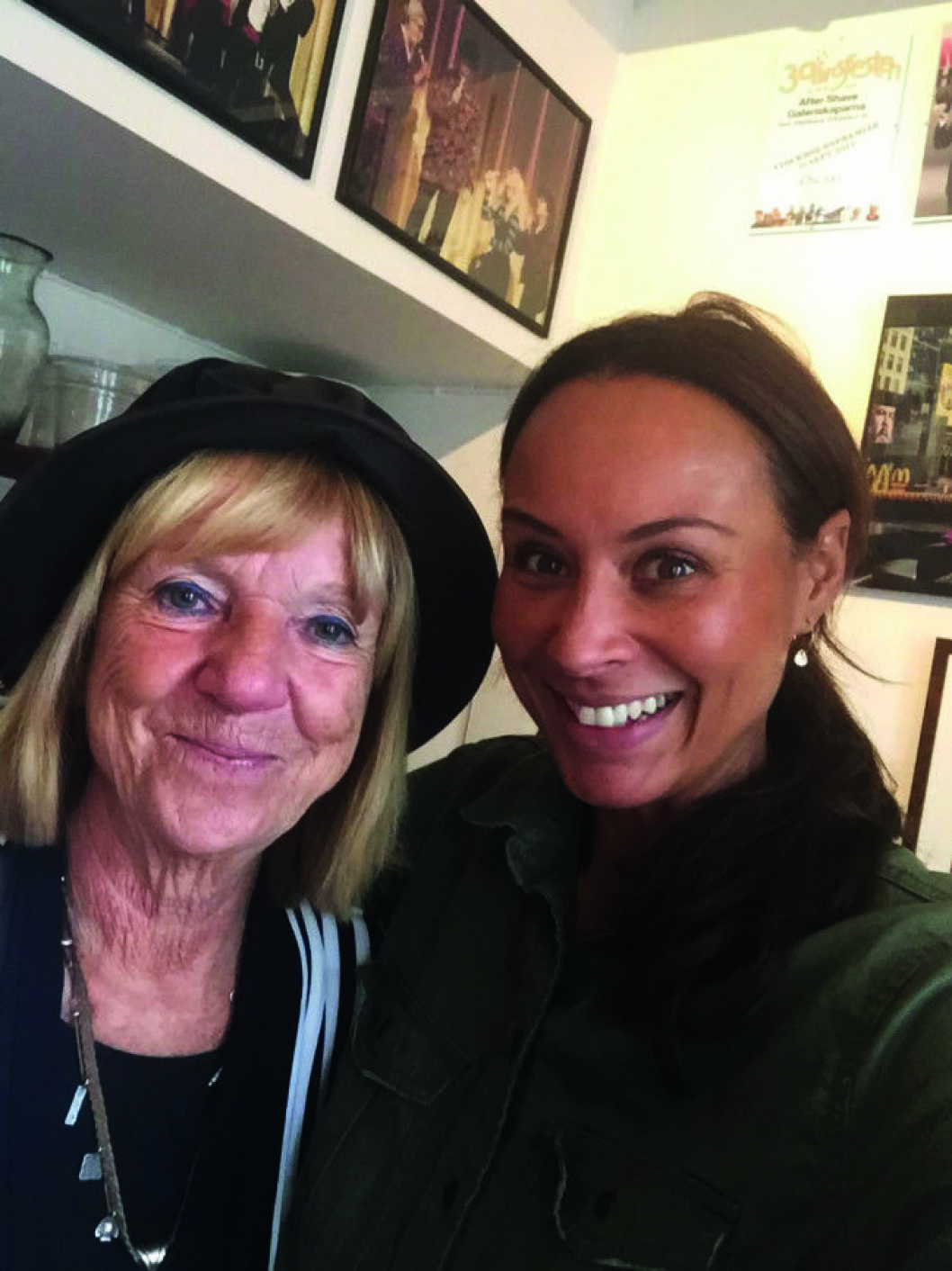 VIcky von der Lancken med Hänts reporter Lotta Gray.