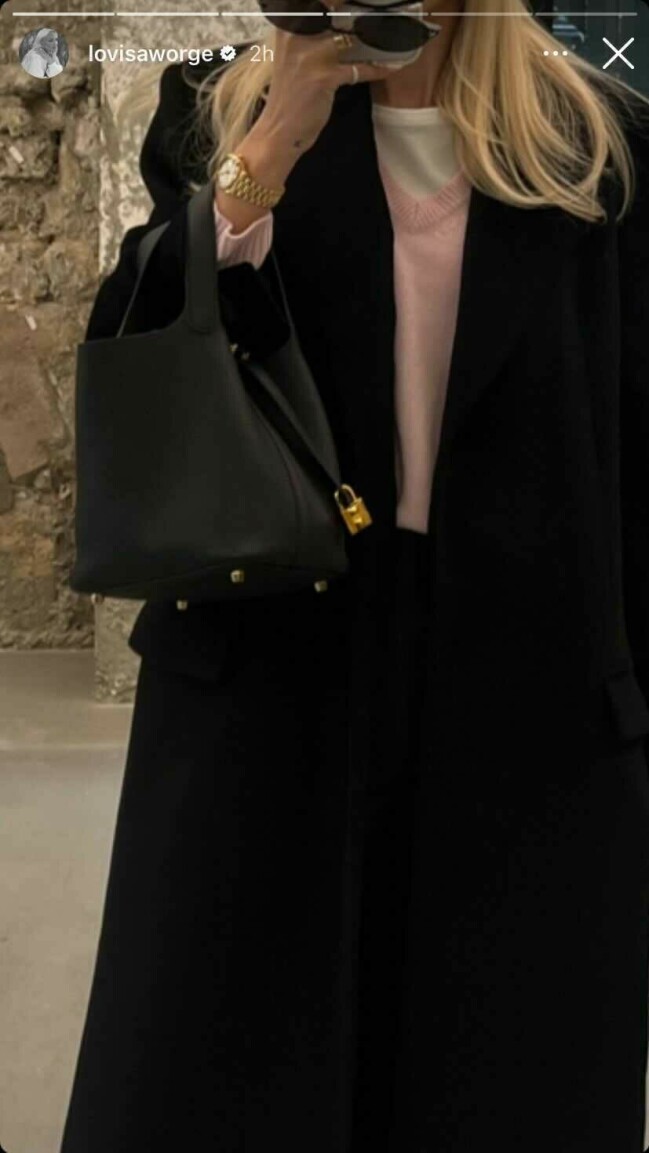 En av bilderna som Lovisa Worge delade på BIancas födelsedag Lovisa Worges instagram på Biancas födelsedag.