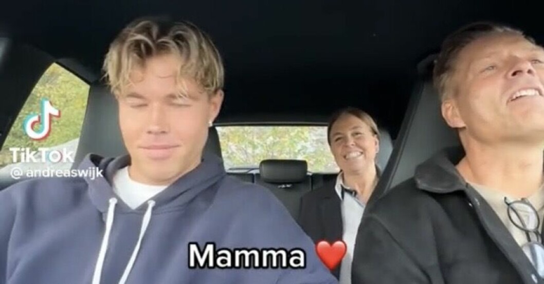 Andreas med sin pappa och mamma där de lyssnar på hans nya låt If I Was Gay. Andreas Wijk med sina föräldrar i en bil där de lyssnar på hans låt If I was Gay.
