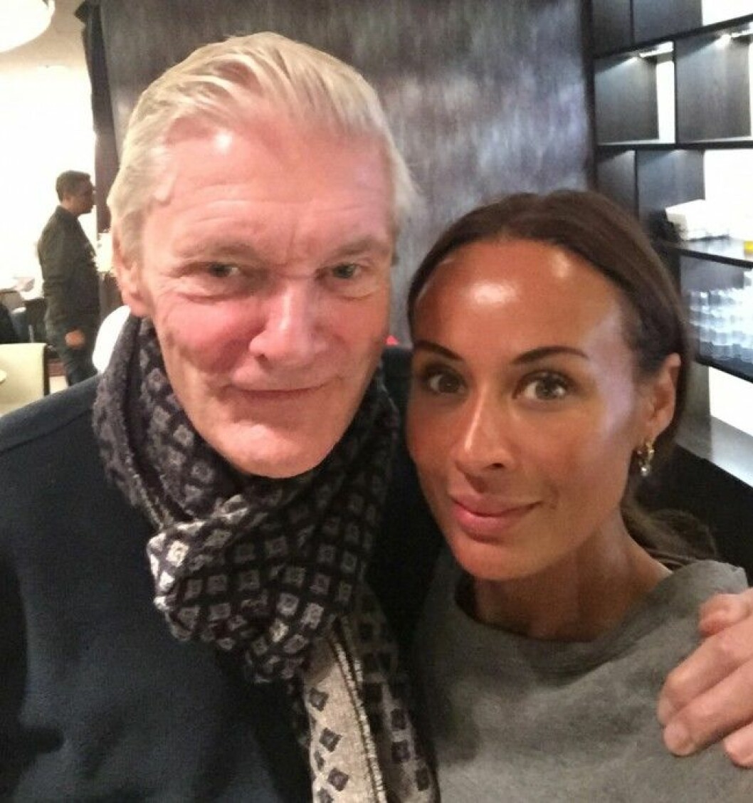 Hänts Lotta Gray tog en selfie med långskånken Claes Månsson. Hänts Lotta Gray tog en selfie med långskånken Claes Månsson.