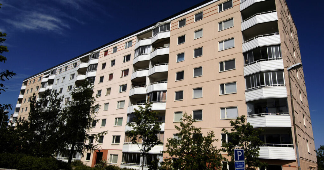 Inflations- och räntechocken gör det svårt för bostadsbolag och Hyresgästföreningen att komma överens om årets hyreshöjningar. Arkivbild Krav på extrahöjning av hyror