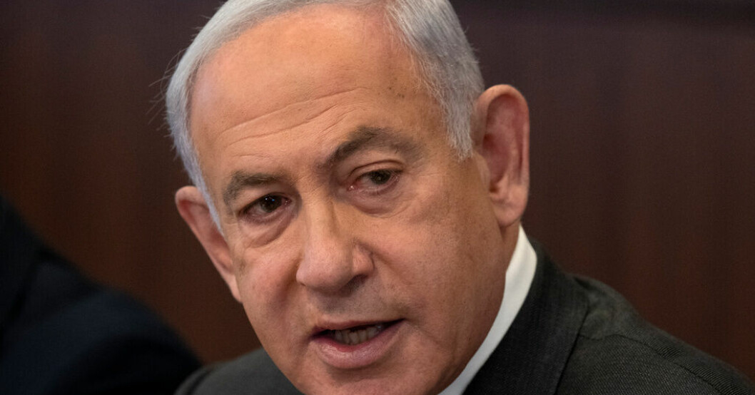 Israels premiärminister Benjamin Netanyahu pressas både av yttre kritik och ett tryck från den egna regeringen. Arkivbild. Expert: Svår balansgång för Netanyahu