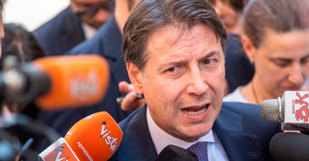 Italiens tidigare premiärminister Giuseppe Conte blev slagen i ansiktet av en person som protesterade mot Italiens nedstängning under pandemin. Arkivbild. Italiens ex-premiärminister fick slag i ansiktet