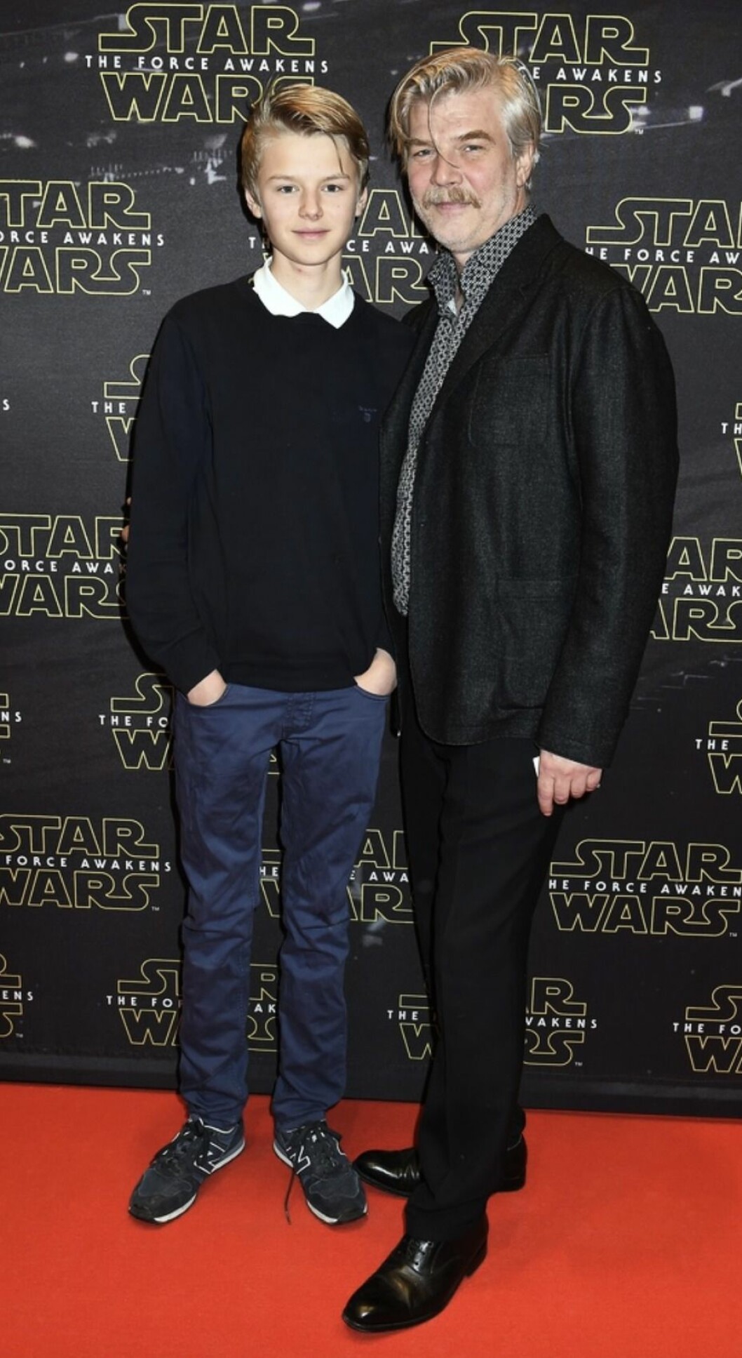 Far och son på röda mattan, 2015. FOTO: Karin Törnblom/TT sonen Leon Eklund och Jakob Eklund på röda mattan
