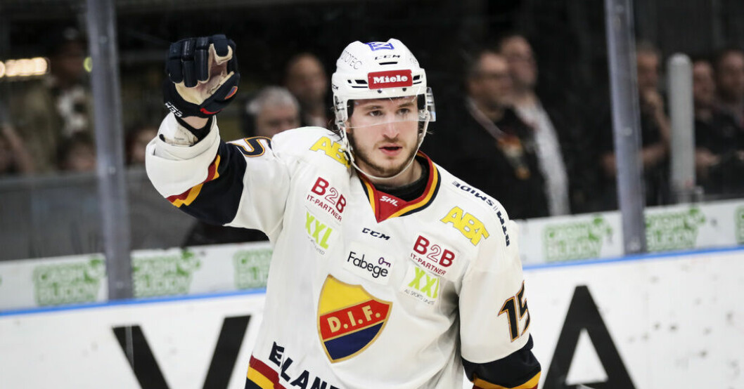 Jakob Lilja, här i Djurgårdens tröja, lämnar KHL-laget Dynamo Moskva. Arkivbild. Lilja bryter kontrakt med rysk klubb