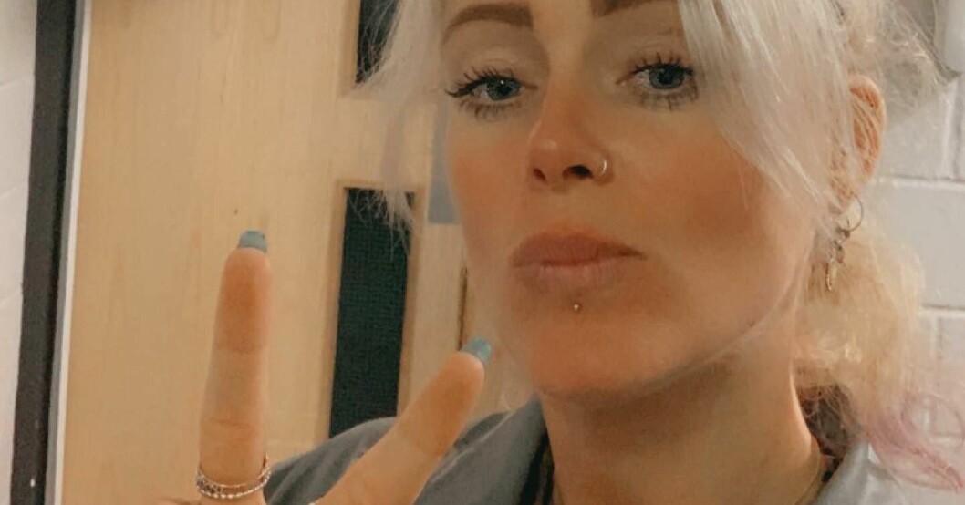 Janine Adamson blev tillsammans med grannen Owen Roundell-Prince. Nu väntar det nyförälskade paret barn. Janine Adamson