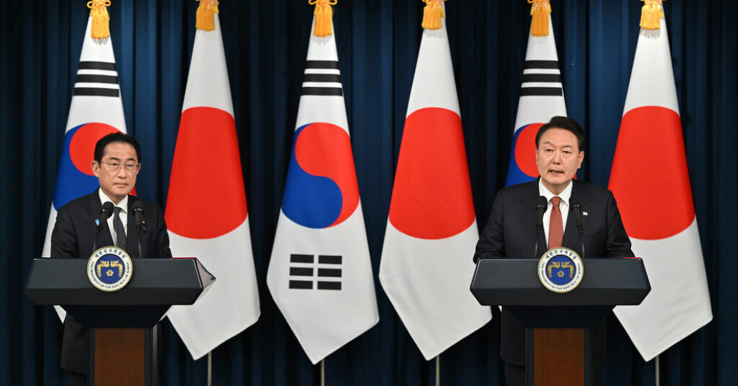 Japans premiärminister Fumio Kishida och Sydkoreas president Yoon Suk Yeol vid en gemensam presskonferens på söndagen. Japans premiärminister: Hjärtat lider