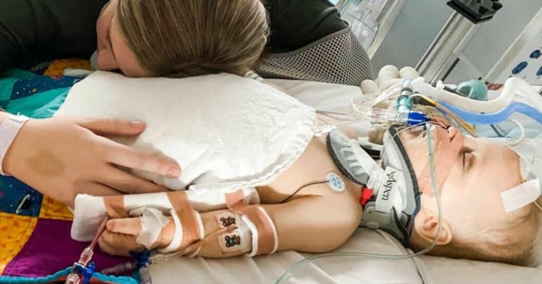 Zoe ten Broek vakade vid sonen Jaxons sida på sjukhuset efter olyckan. Zoe ten Broek och sonen Jaxon