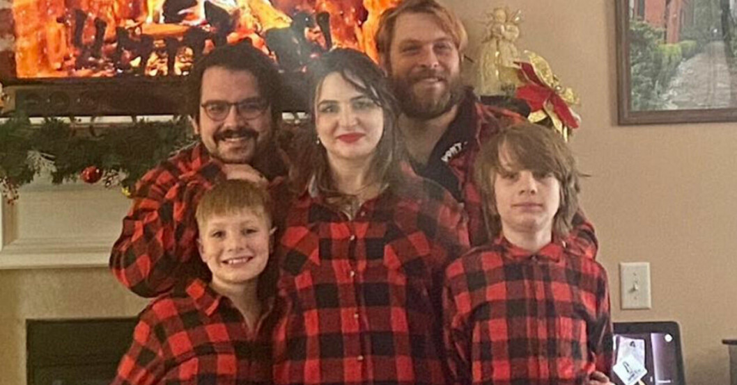 Den stora familjen bor tillsammans i Virginia. Jennifer Martin tillsammans med maken Daniel, pojkvännen Ty och de två sönerna.