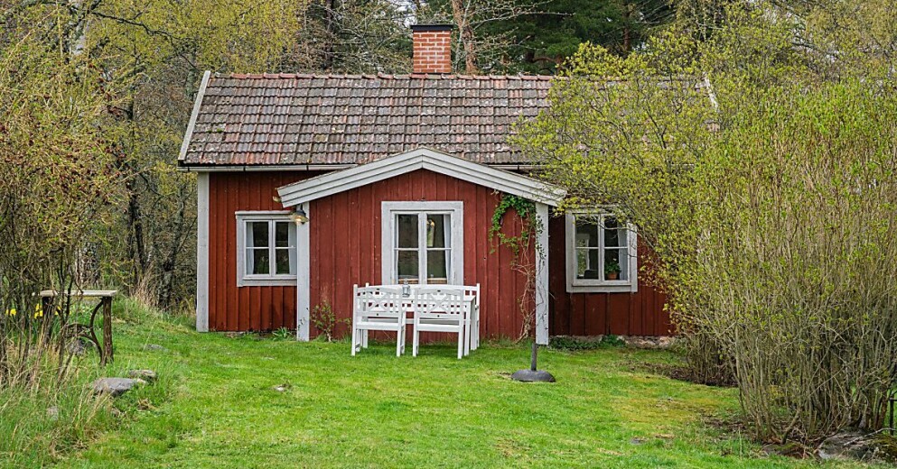 Här syns utsidan av torpet
