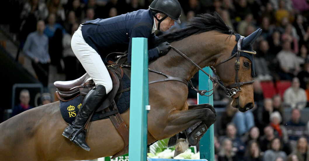 Jens Fredricson, Sverige, på hästen Markan Cosmopolit, under söndagens världscuphoppning vid Göteborg Horse Show i Scandinavium. Hästgödsel ska värma Scandinavium