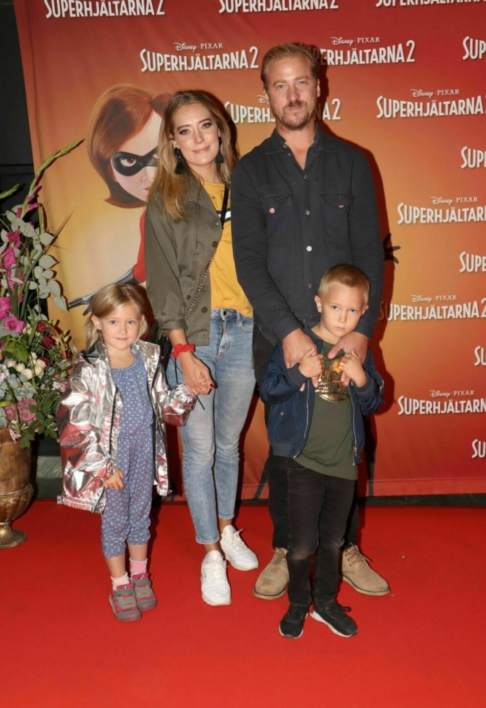 Erik Jerka Johansson med flickvännen Lisa och barnen Rolf och Lena