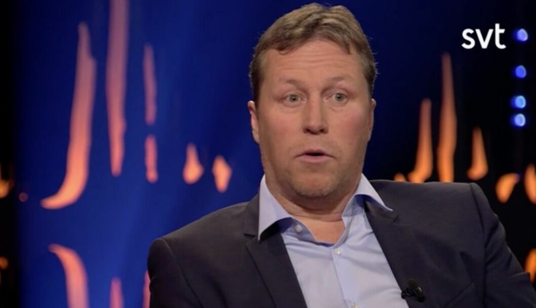 I kvällens “Skavlan” är J-O en av gästerna, men där pratar han inte om sitt spelmissbruk. jo-walder-skavlan