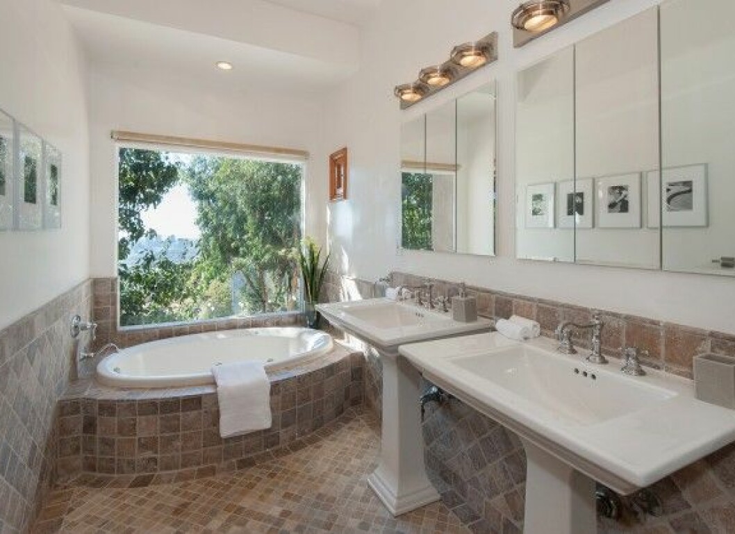 Foto: All Over Press A look inside the home of Joel Kinnaman.