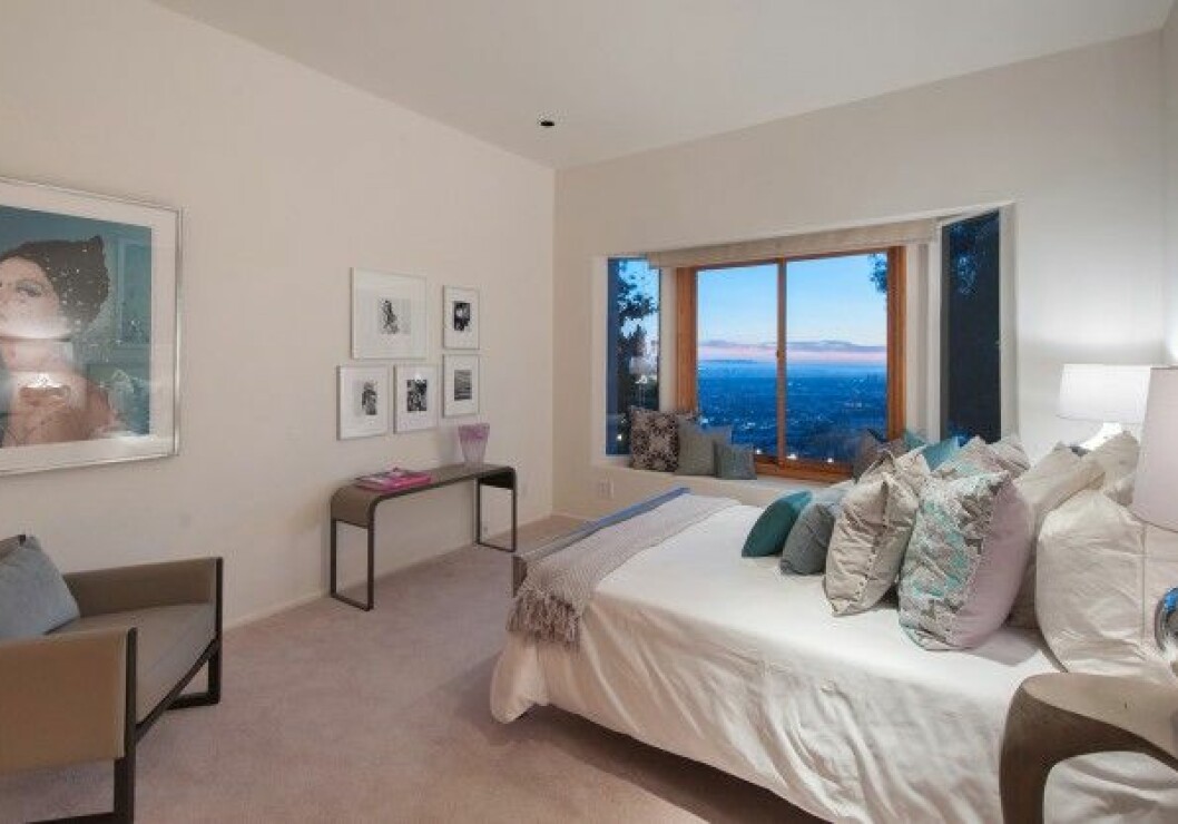 Foto: All Over Press A look inside the home of Joel Kinnaman.