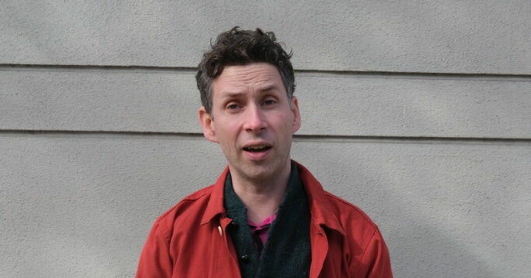 Johan "Vit Päls" Lundgren. Pressbild. Vit Päls släpper ny musik