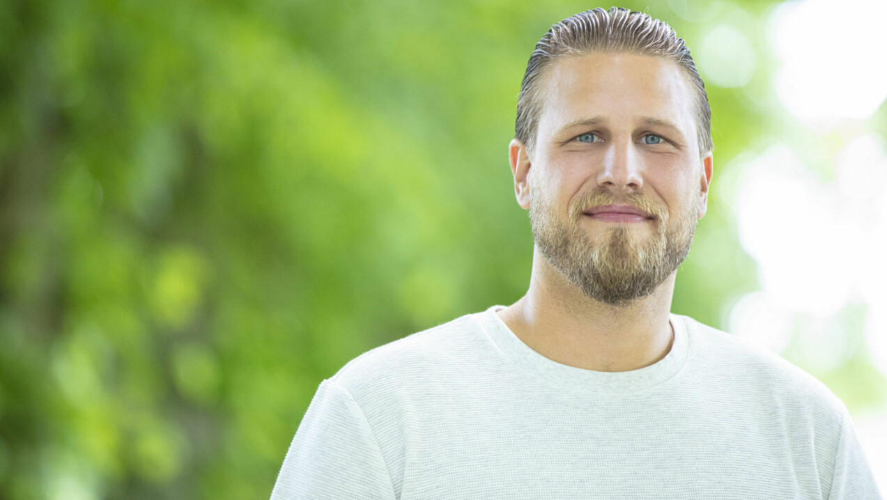 Johan i <span class=" italic" data-lab-italic_desktop="italic">Gift vid första ögonkastet</span> 2021. Johan i Gift vid första ögonkastet 2021