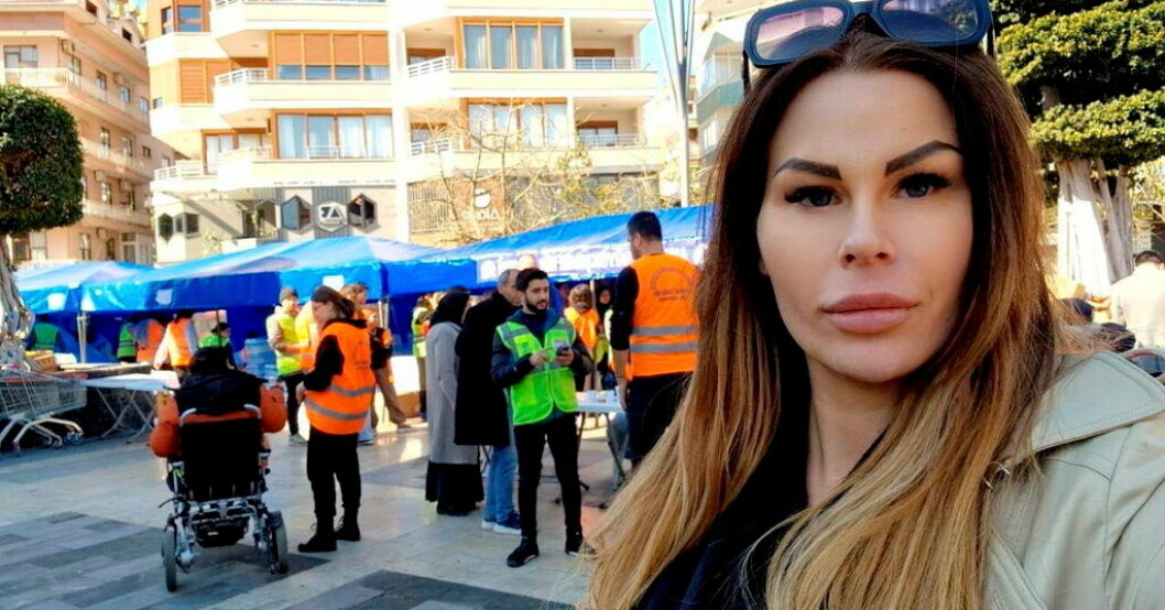 Johanna Vallberg bor i Alanya och är ordförande i Svenska kultur- och vänskapsföreningen i Turkiet. Nu är hennes uppdrag att säkerställa att material från Sverige når de drabbade. Stort svenskt engagemang för drabbade i Turkiet