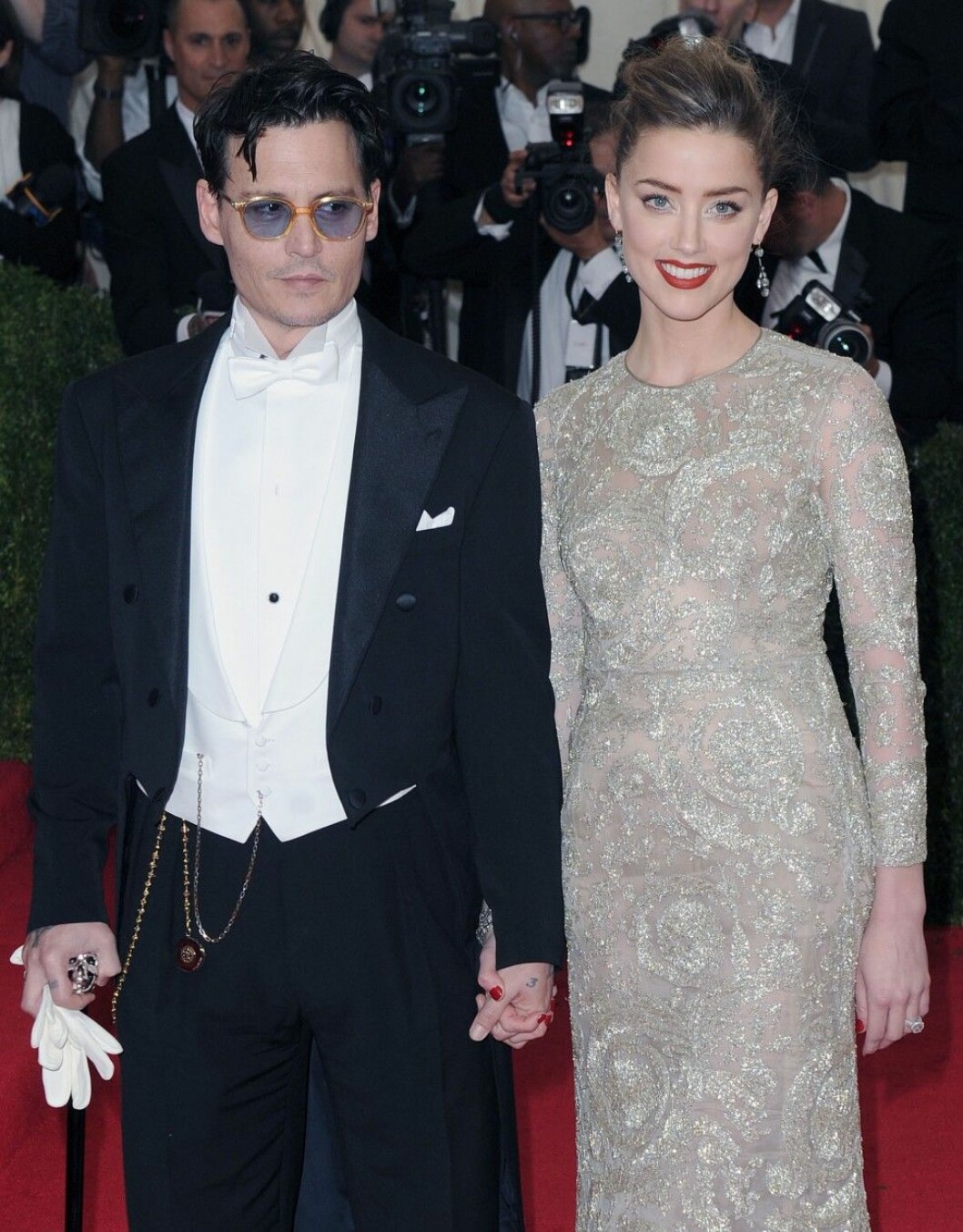 Nu är Johnny Depp och Amber Heard gifta. Foto: Stella Pictures Charles James: Beyond Fashion Costume Institute Gala