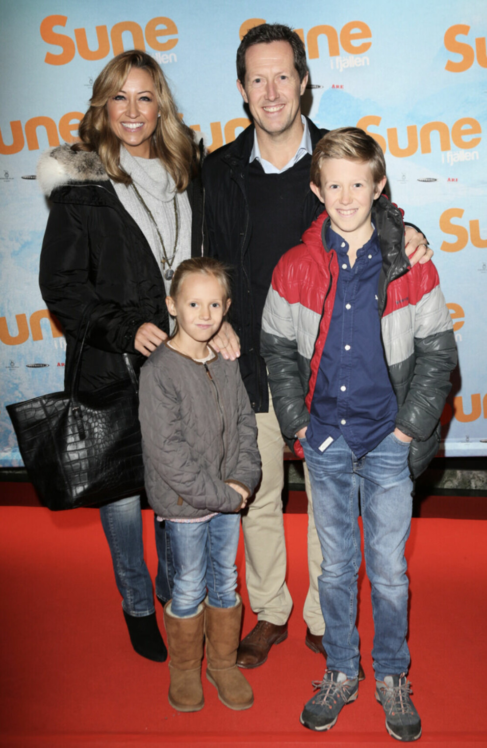 Jonas Björkman med familjen på röda mattan åe 2014. Jonas Björkman, fru Petra, barnen Max och Bianca