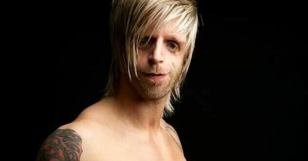 Livet vände för Jono Lancaster. Han började känna självförtroende och till slut började han älska sig själv. I dag skulle han aldrig vilja ändra sitt utseende. Jono Lancaster