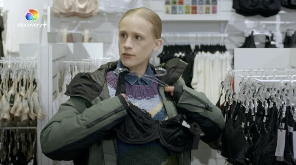 Josefin Rheborg i <span class=" italic" data-lab-italic_desktop="italic">Skitsamma</span>. Josefin Rheborg