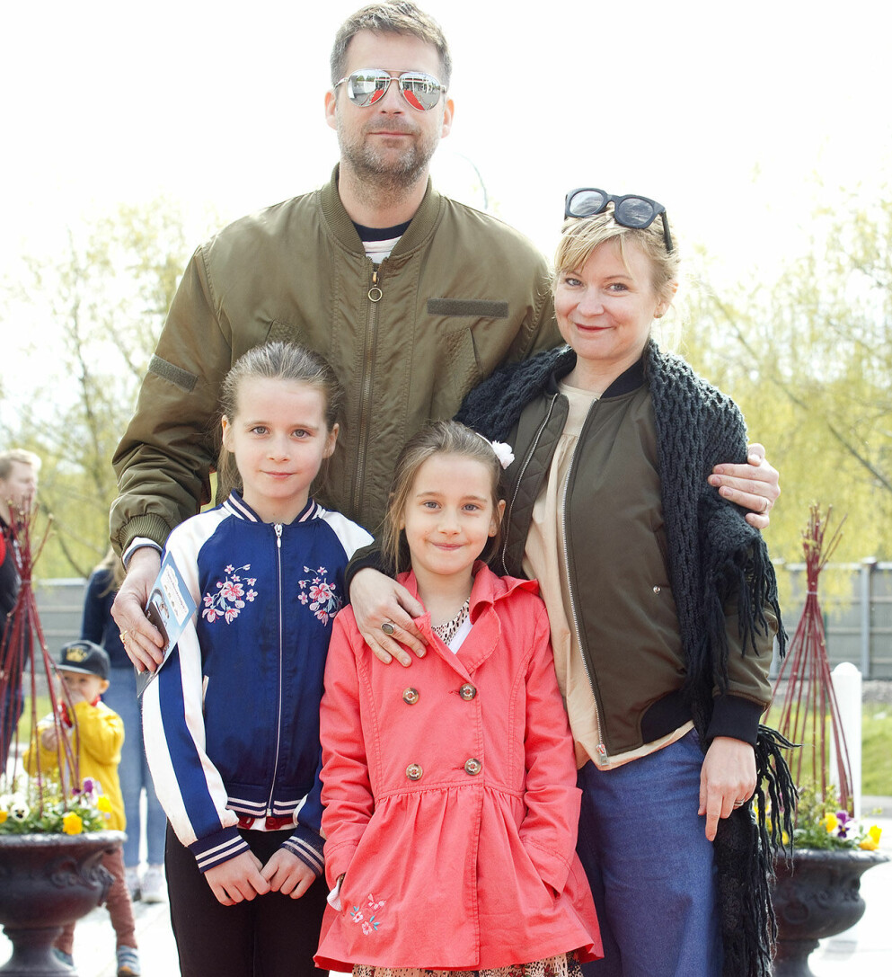 Josefine med maken Klas och döttrarna Maj-Lis och Märtha. Josefine Sundström med familjen.