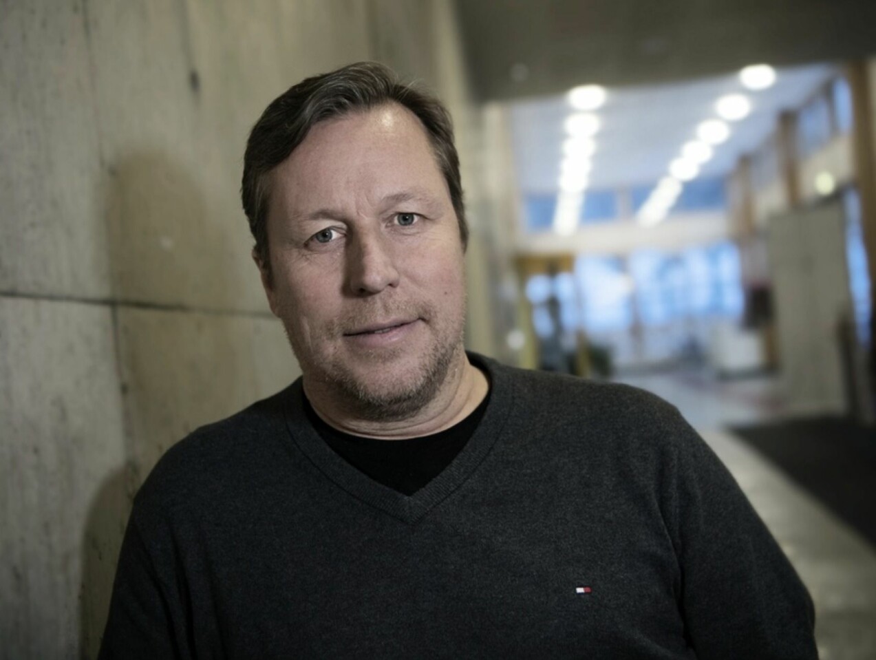 J-O Waldner. Jan-Ove Waldner i grå v-ringad tröja
