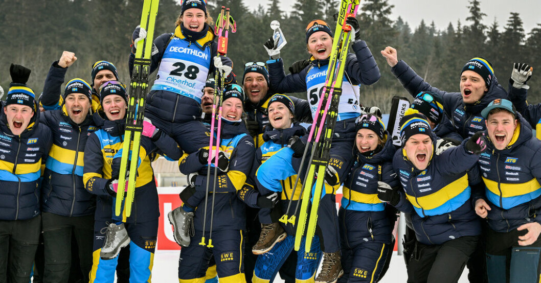 Jubel i målområdet efter två svenska pallplatser. Nu väntar en jaktstart med stora svenska förhoppningar. Fyra svenskor på medaljjakt i VM-sprinten
