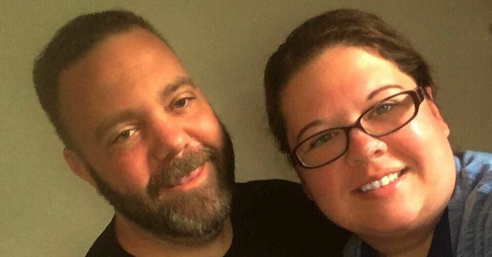 Travis diagnosticerades med dödlig cancer och hade inte långt kvar att leva. In i det sista försökte han och frun Julie Wilson skaffa barn, något som till slut hände – men efter hans död. Travis Wilson och Julie Wilson