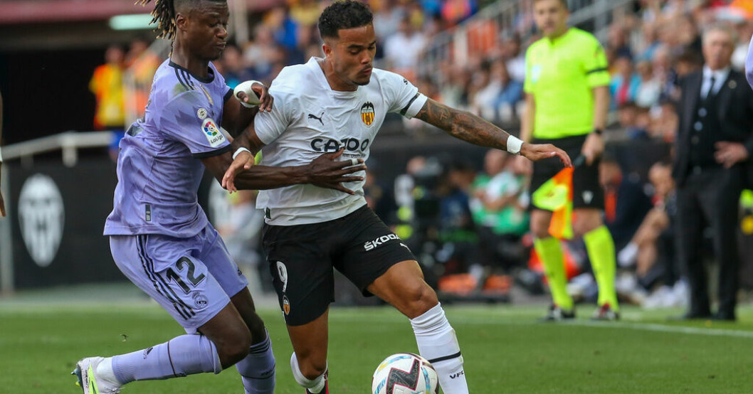 Justin Kluivert, till höger, drabbades av inbrott i sitt hem. Två skadade vid inbrott hos Kluivert