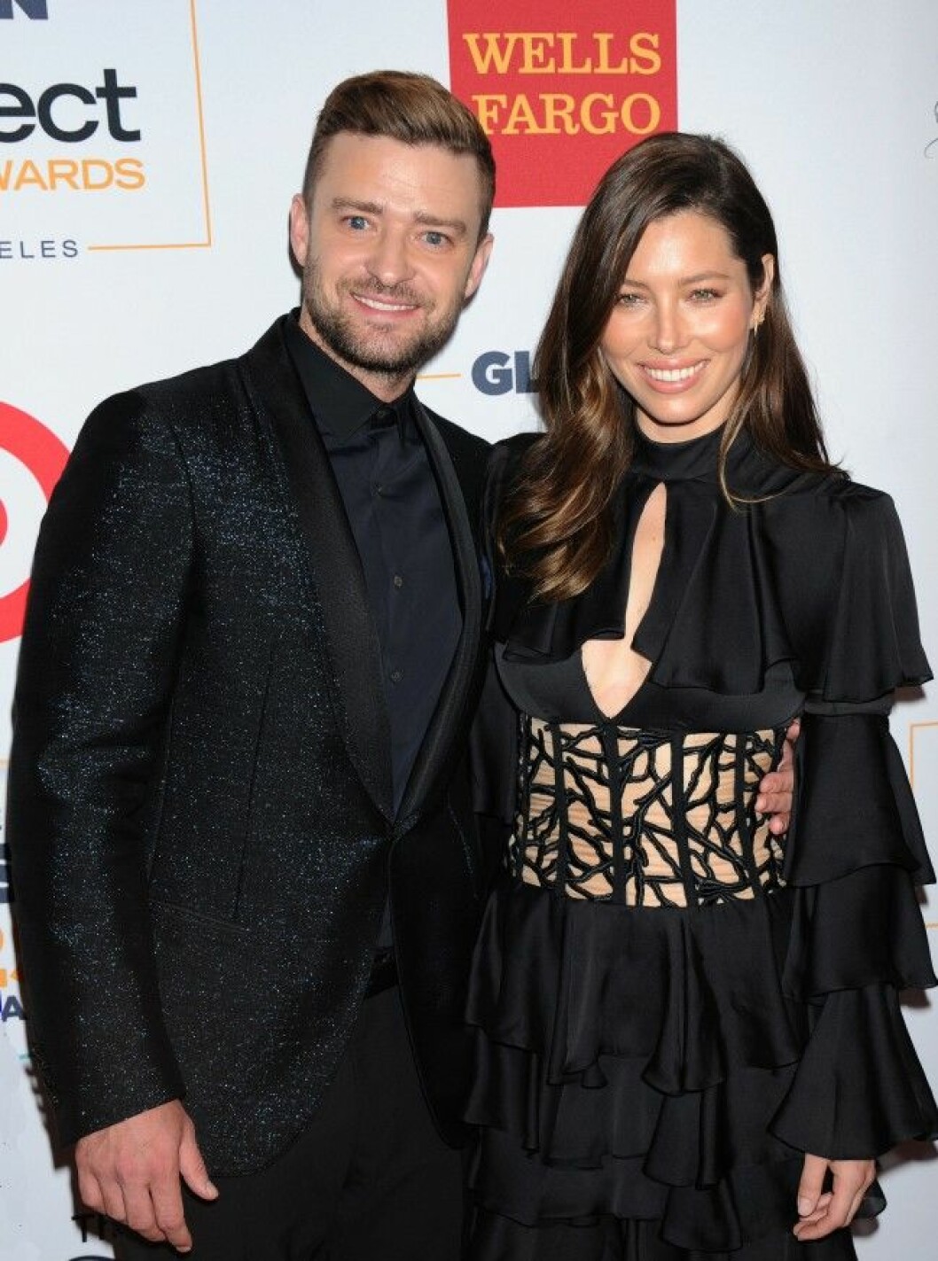 Justin Timberlake och Jessica Biel ler på den röda mattan men hemma måste de kämpa för att orka med familjelivet.