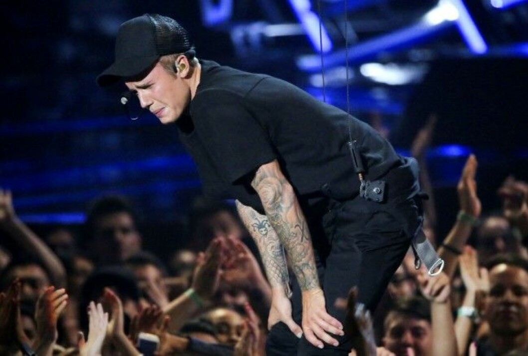 Justin bryter ihop efter framträdandet. Foto: All Over Press Justin Bieber