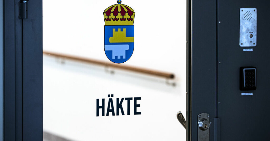 Justitiekanslern betalar ut mer ersättning än vad försvarsadvokaten hade begärt till en man som suttit häktad men senare friats i domstol. Arkivbild. Häktad får ersättning för äcklig toalett