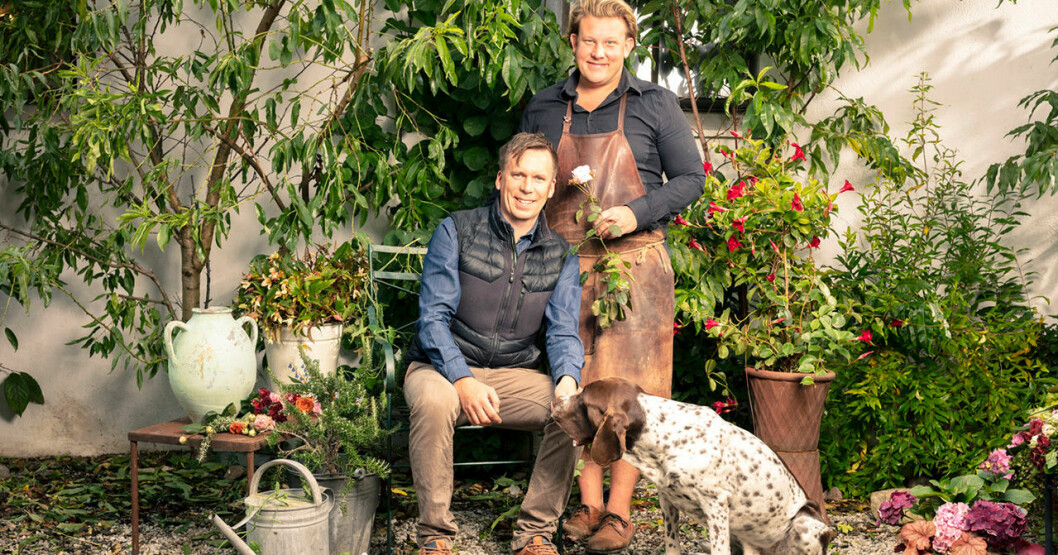 Karl Fredrik Gustafsson och Petter Kjellén med parets hund. Karl Fredrik Gustafsson och Petter Kjellén