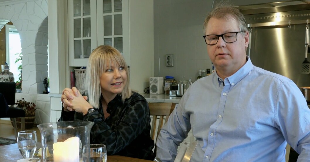 Johanna och Joakim Karlsson i dokumentären <span class=" italic" data-lab-italic_desktop="italic">Bert Karlsson - elefanten i folkhemmet.</span> Johanna & Joakim Karlsson