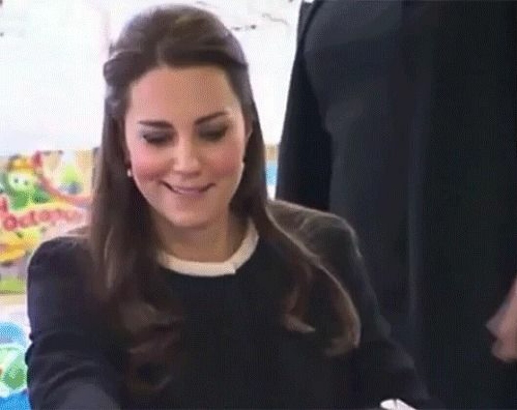 Källa: <a href="http://giphy.com/gifs/diannamcd-kate-middleton-B9lqUPumMiN2g" target="_blank">Giphy</a> katemiddleton