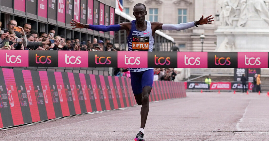 Kenyanen Kelvin Kiptum vann London Marathon. Kiptum näst snabbaste maratonlöparen