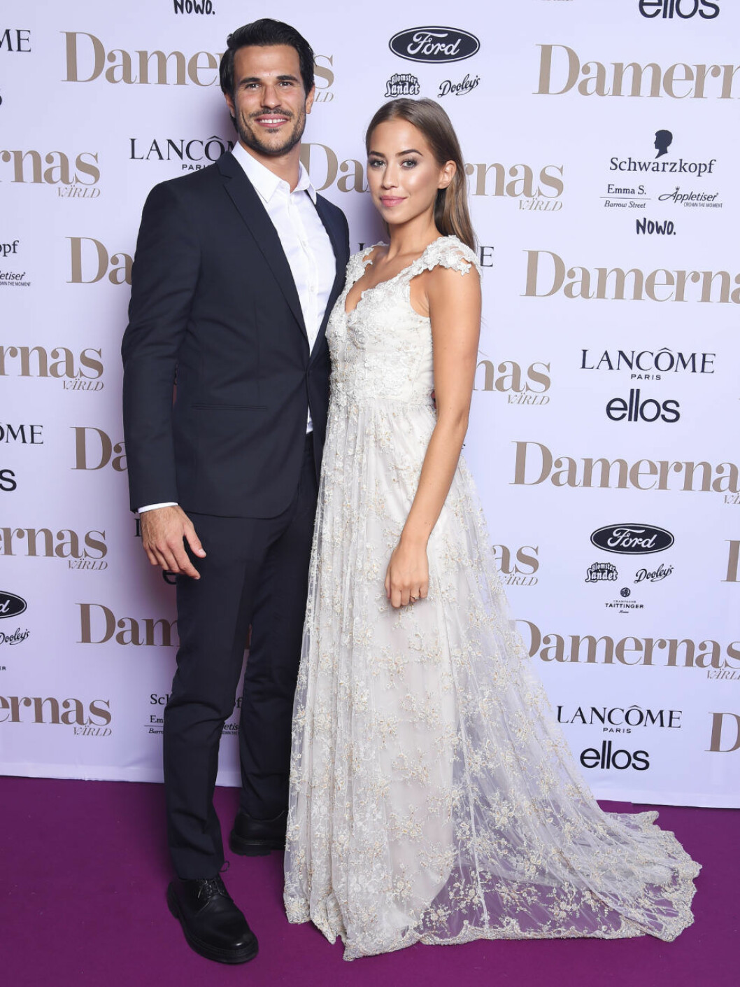 Supervackra Kenza och Aleks är redo att ta relationen till nästa steg.