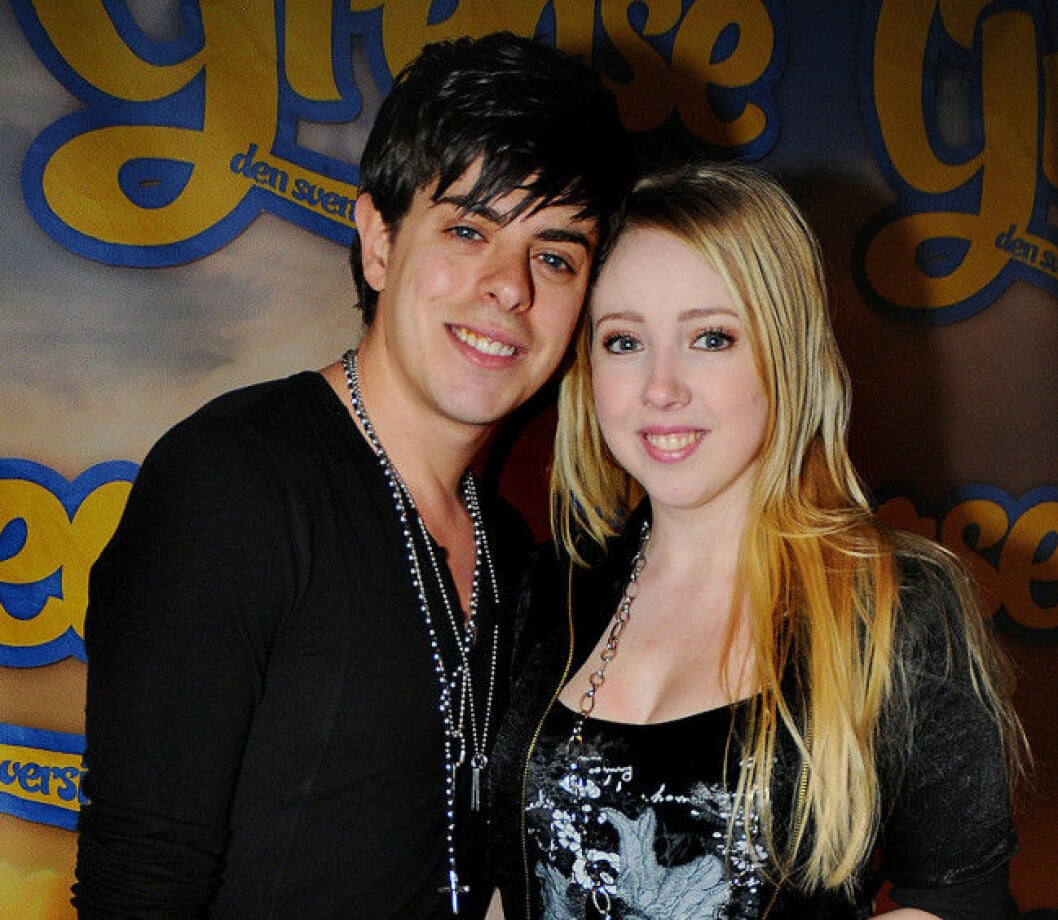 Kevin Borg med exhustrun Sofia Lundgren innan kärleken tog slut. STOCKHOLM 2010-02-04. Galapremiär för musikalen Grease - den svenska versionen. På bilden: Kevin Borg med sin fästmö Sofia. Foto: Patrik Jonsson Code: 2085 COPYRIGHT STELLA PICTURES