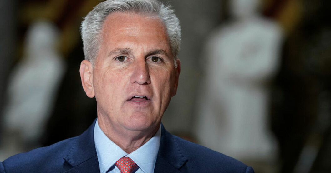 Kevin McCarthy skickar förhandlare till Vita huset. McCarthy skickar förhandlare till Vita huset